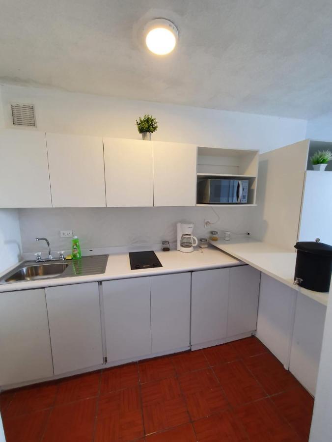 Apartamento Avenida Reforma Ciudad De Guatemala Esterno foto