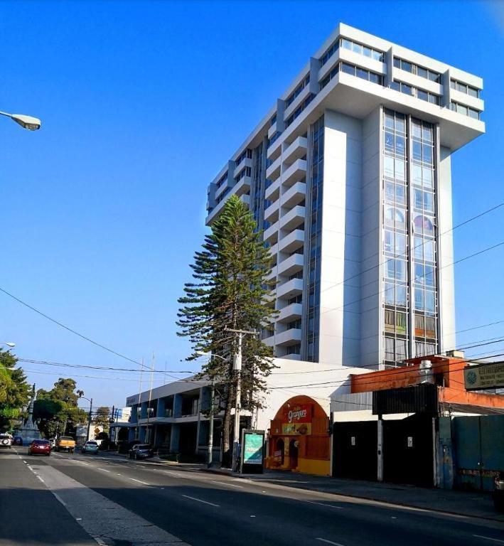 Apartamento Avenida Reforma Ciudad De Guatemala Esterno foto