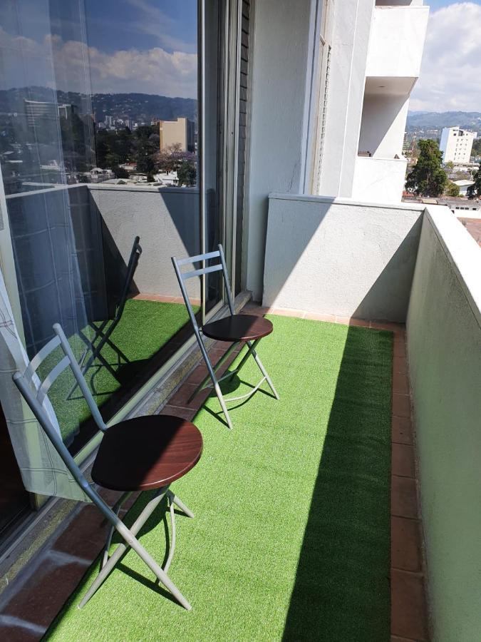 Apartamento Avenida Reforma Ciudad De Guatemala Esterno foto
