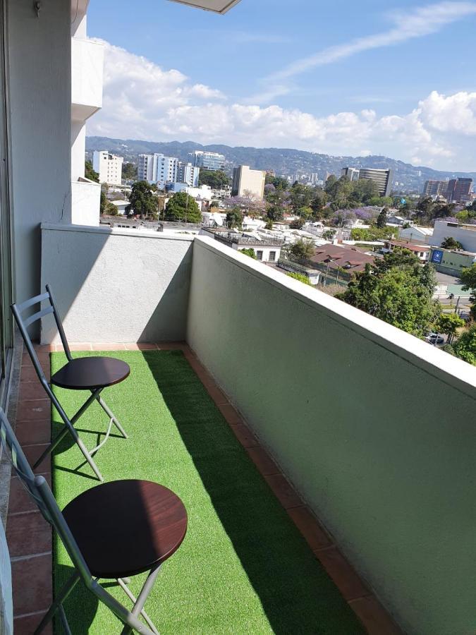 Apartamento Avenida Reforma Ciudad De Guatemala Esterno foto